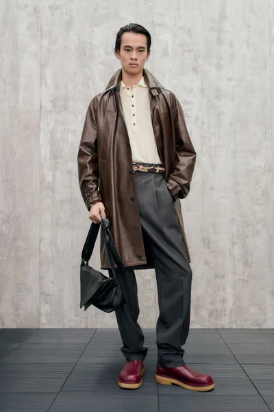 Look 10